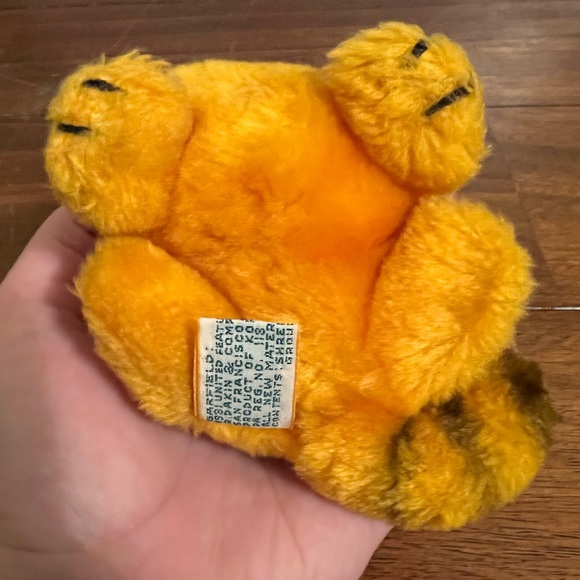 Garfield 1981 Plushie Stuffed Animal - Picture 3 of 7